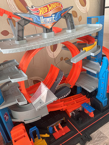 Suur garaaž Hot Wheels City Ultimate Garage Shark Attack (4 foto / 8)