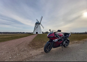 Yamaha yzf-r6 (2 фото из 8)