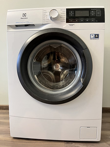 Pesumasin Electrolux (1 foto / 4)