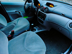 Citroen C3 1.1 2003 (8 foto / 8)