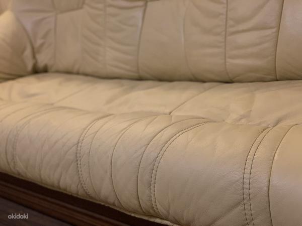 Кожаный диван-кровать (фото #3)