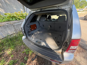 Jeep Grand Cherokee 5,7 hemi 2007a (8 foto / 8)