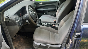 Ford Focus 1,6td 80kw (6 foto / 6)
