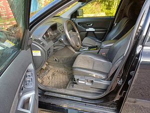 VOLVO XC90 2,4td 120kw автомат (8 фото из 9)