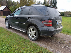MERCEDES-BENZ ML 320 CDI 4MATIC 2007a. (4 foto / 6)