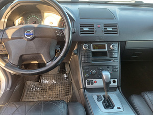 VOLVO XC90 120kw 2003a. 4x4 (7 foto / 10)