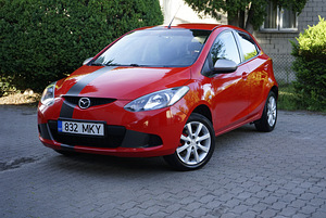 Mazda 2 (1 foto / 12)