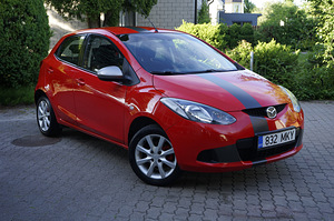 Mazda 2 (4 foto / 12)