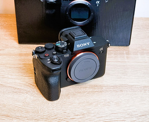 Sony A7 IV + Sigma 18-35mm F1.8 + Sigma MC-11 + lisad (2 foto / 8)