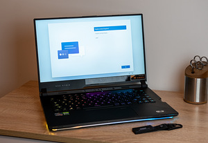 ASUS ROG STRIX SCAR 15.6 FHD (1 foto / 10)