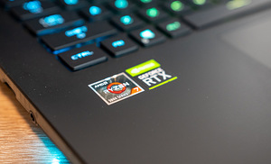 ASUS ROG STRIX SCAR 15.6 FHD (2 foto / 10)