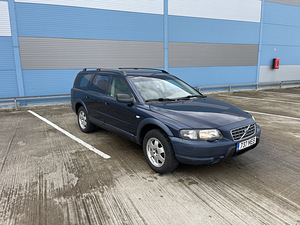 Volvo V70XC Cross country (2 foto / 9)