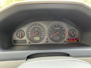 Volvo V70XC Cross country (7 foto / 9)