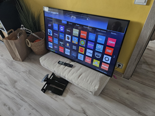 Philips 49" 4K Smart TV + настенный кронштейн