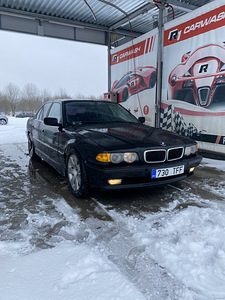 BMW 730d facelift (2 фото из 9)