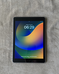 iPad 6-го поколения 128 гб (4 фото из 6)