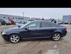 Volvo s80 Summum d5 136kw FULL OPTION (2 foto / 10)