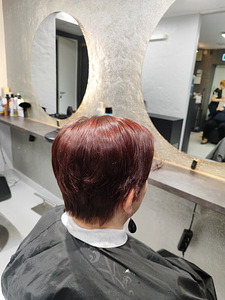 Juuksur Tartus: blondeerimine, värvimine, HG, olaplex (2 foto / 4)