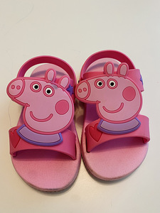 Peppa pig сандали (1 фото из 2)