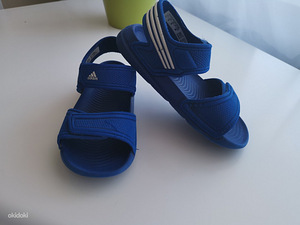 Сандалии Adidas 25 (2 фото из 3)