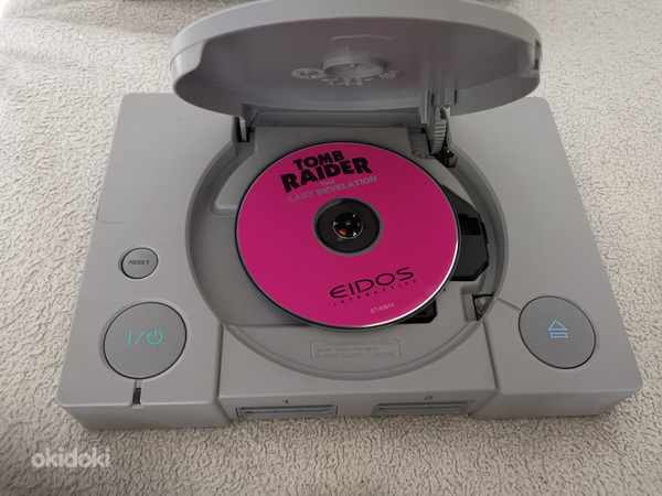 PlayStation 1, 2 пульта и 1 игра (фото #3)