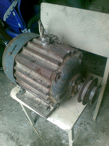 Эл.двигатель на 380вт для деревообрабатывающего станка