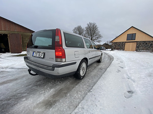 Volvo V70 (3 foto / 9)