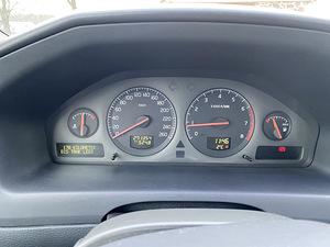 Volvo V70 (9 foto / 9)