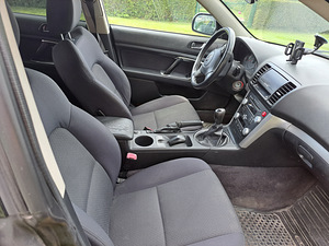 Subaru Legacy 2.0 110kw bensiin, 2008 (5 foto / 7)