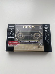 Sony ES 90 (1 фото из 3)