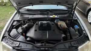 Volkswagen Passat HIGHLINE 4-MOTION (5 foto / 12)