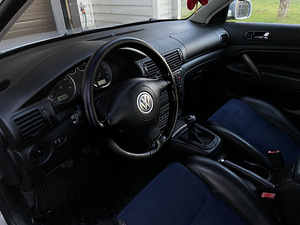 VW Passat 4-MOTION HIGHLINE (4 фото из 6)