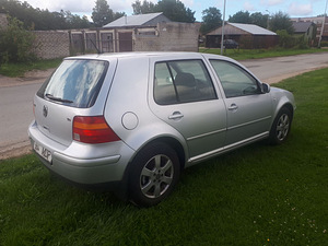 Volkswagen Golf 1,6 77kw 2003 (10 foto / 11)