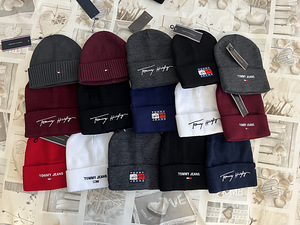 Шапки Tommy Hilfiger (4 фото из 4)