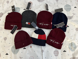 Шапки Tommy Hilfiger (1 фото из 1)