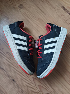 Tossud Adidas, s.31 (1 foto / 4)