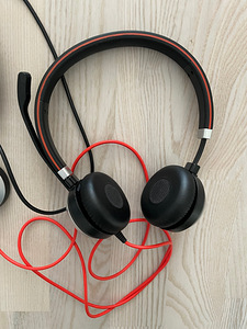 Jabra Evolve 40, must - Peakomplekt (3 foto / 4)