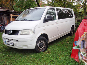 VW T-5 2007a. 1.9 Diesel 7+1 (2 foto / 10)