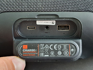 Kaasaskantav kõlar JBL Charge 4 - Bluetooth (4 foto / 5)