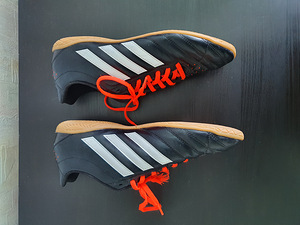 Adidas saalijalanõud - Suurus 44 (3 foto / 3)