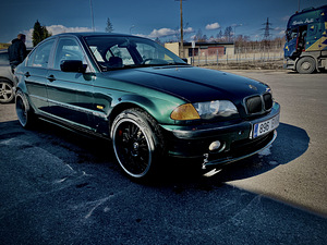 BMW 328i (1 foto / 3)