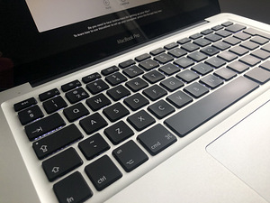 Macbook pro 13 Mid 2012, i5, SSD, Superdrive, NON-Retina (3 foto / 3)