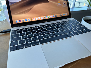 Macbook 12" Early 2017 /8GB/512ssd/ rose gold / varuosadeks (2 foto / 4)