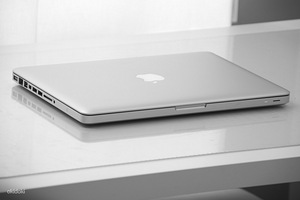 Apple MacBook Pro 13" Early 2011, 2,3 GHz/8GB/SSD/ (2 foto / 2)