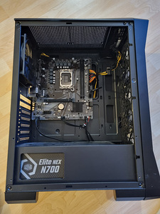 Arvuti korpus + emaplaat + PSU (1 фото из 4)