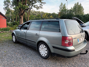 VW Passat 1.9 96kW 2004 6manuaal (3 foto / 10)