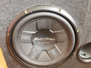 Subwoofer Pioneer+ võim Autostudio (2 foto / 5)