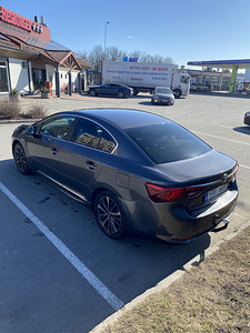 Toyota Avensis (3 foto / 4)