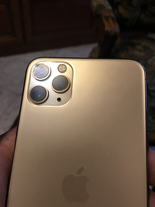 iPhone 11 Pro Max 64 kuld (1 foto / 7)