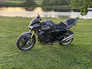Kawasaki z1000 (3 фото из 4)